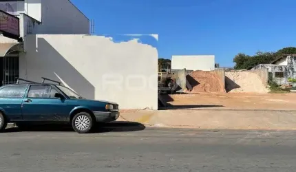 Terreno comercial à venda na Vila Prado, São Carlos: uma oportunidade imperdível!