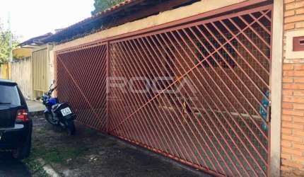 Casa à venda no Jardim Bandeirantes, São Carlos - 3 dormitórios e churrasqueira