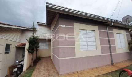 Casa Padrão de 3 dormitórios no Jardim Ipanema - São Carlos