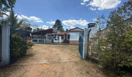 Chácara à venda em São Carlos com piscina e churrasqueira