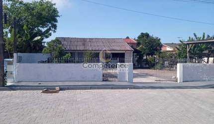 Casa para Venda em Palhoça, Praia de Fora, 4 dormitórios, 1 suíte, 2 banheiros, 4 vagas