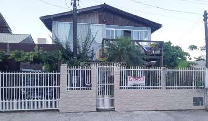 Casa para Venda em Palhoça, Praia de Fora, 4 dormitórios, 1 suíte, 3 banheiros, 1 vaga
