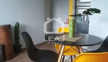 Apartamento á venda possui  40 m², com 2 dormitórios, sala e 1 vaga de garagem. No valor de R$245.0