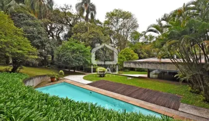 Casa Térrea à Venda, Cidade Jardim, com 976 m², 3 Suítes, 8 Vagas, Piscina, Quintal e Jardim por R$