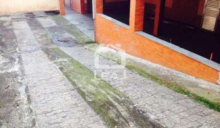 Casa de 700m² com 4 dormitórios e 6 vagas de garagem, por R$ 1.500.000,00 no Parque Maria Helena -