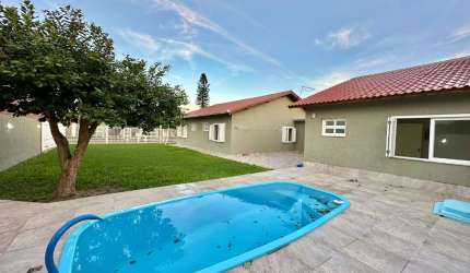 CASA INCRÍVEL EM CAPÃO NOVO