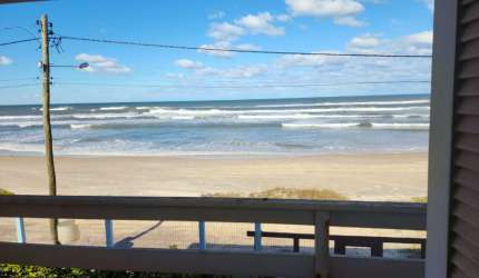 CASA PÉ NA AREIA EM CAPÃO DA CANOA