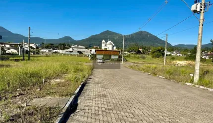 TERRENO EM LOTEAMENTO PLANEJADO - ALTOS DO MAQUINÉ