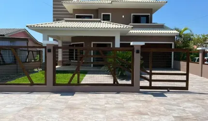 CASA MAGNÍFICA EM CAPÃO- 4 SUÍTES