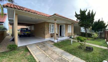 CASA EM CAPÃO PERTO DO MAR