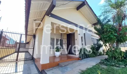 Excelente Casa na Rua Saudável – Medianeira – Porto Alegre - RS