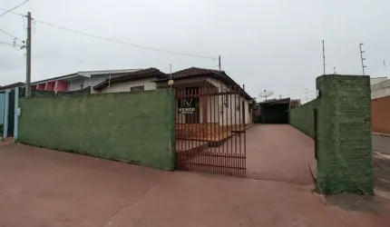 Casa à Venda no Centro, Próximo ao Colégio Bom Jesus