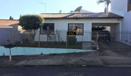 Ampla Residência com Edícula e Garagem na Vila Dalva!