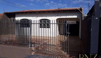 Casa com 2 Quartos e Garagem Coberta à Venda no Jardim San Raphael I !