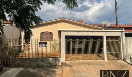 Casa à Venda no Columbia I - 03 Quartos, Amplo Terreno de 200m²