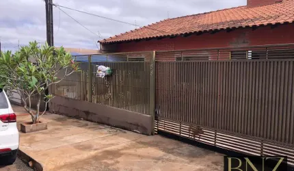 Casa a venda no Jardim Columbia lV, este contendo 3 quartos sendo uma suíte