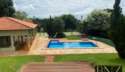 Chácara à Venda em Primeiro de Maio - PR - Conforto, Lazer e Natureza