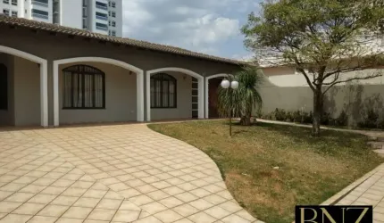 Casa à Venda