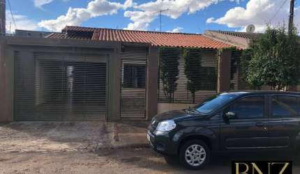 Excelente Casa à Venda no Jardim Dona Pina - Conforto e Lazer