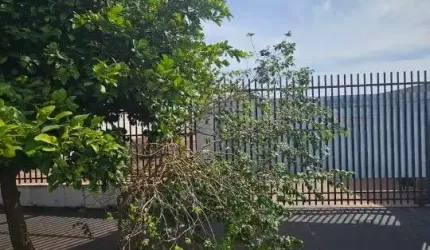 Venda - Terreno subesquina no Jardim Guaporé em Maringá