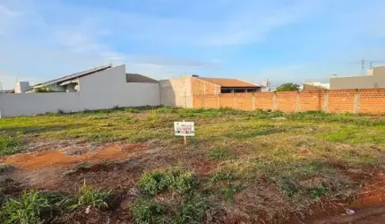 Venda - Terreno de esquina no Residencial Arezzo em Maringá