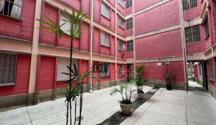 Apartamento em Jardim Redil