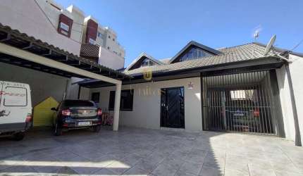AMPLA CASA EM REGIÃO CENTRAL DE SÃO JOSÉ DOS PINHAIS - ACEITA PERMUTA