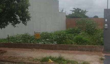 Terreno - Em rua Aragarça