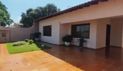 CASA AMPLA EXCELENTE ACABAMENTO PRÓXIMO AO NEY BRAGA