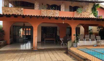 Casa - Sobrado padrão Champagnat