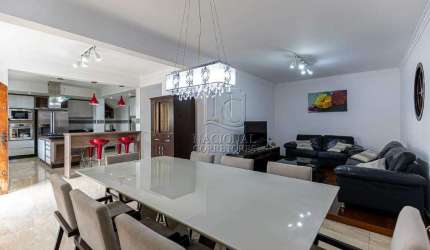 Lindíssimo sobrado à venda no Parque Novo Oratório - 271m² com acabamento impecável