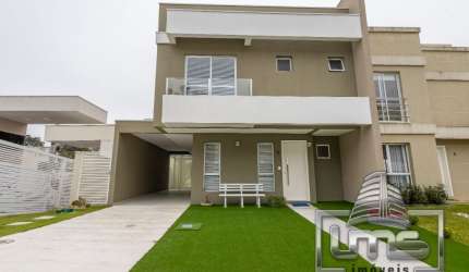 Sobrado duplex 3 quartos com suíte 2 vagas em Condomínio Fechado - Santa Candida