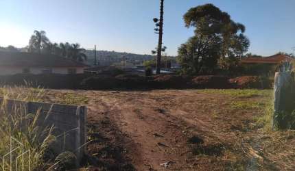Terreno de Esquina na Região do Órfãs- Excelente Localização