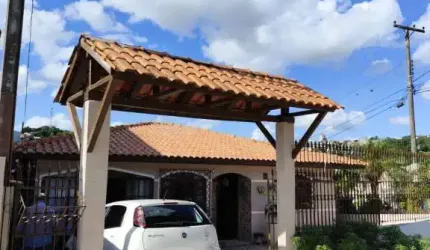 Casa de esquina, próximo ao Detran