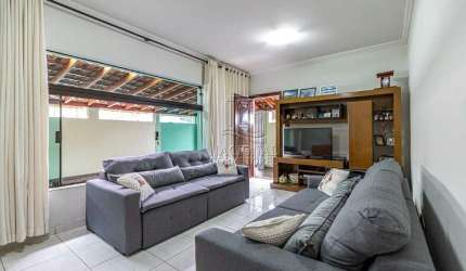 Ótima casa térrea para venda ou permuta na Vila Príncipe de Gales, de esquina, 229m² de área construída, valor R$ 840.000,00