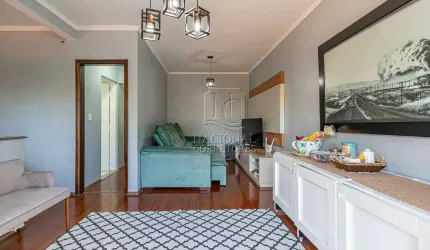 Sobrado a venda no bairro Parque Jaçatuba em Santo André. Sendo 226 m² de área construída