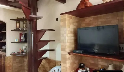 CHARMOSA CASA EM CONDOMÍNIO DE 03 QUARTOS NO PERO