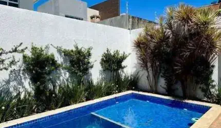 LUXO E CONFORTO! CASA À VENDA COM 04 QUARTOS, NOVO PORTINHO - CABO FRIO/RJ