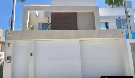 EXCLUSIVIDADE NO NOVO PORTINHO – CASA INDEPENDENTE COM DESIGN MODERNO