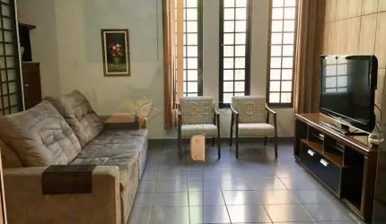 Casa térrea com 04 dormitórios sendo 01 suíte