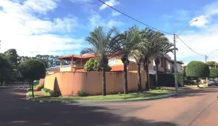 Casa para venda e locação condomínio Figueira Branca estilo rustica com piscina