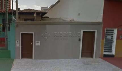 Casa térrea  comercial  no Bairro Vila Seixas com 04 salas sendo 01 com banheiro privativo, wc feminino e masculino.