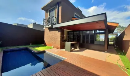 Sobrado no condomínio Quinta dos Ventos com 03 suítes, Completa de Armarios piscina e varanda Gourmet com churrasqueira.