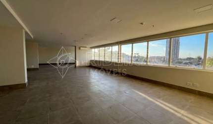 Salão comercial de 300m² para venda e locação no edifício Trio Office
