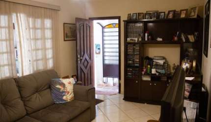 Sobrado invertido com 3 quartos e 2 vagas na Vila Irmãos Arnoni