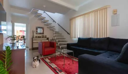 Sobrado á venda no Jardim Roberto com 150m² 3 dormitórios 1 suíte 2 banheiros 3 vagas