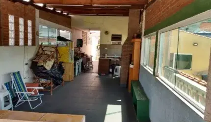 Sobrado à venda no Jardim Jaraguá com 150m² 4 dormitórios 1 suíte 3 banheiros 2 vagas