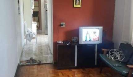 Casa Terrea com 2 Dormitorios e Edicula com 1 Vagas.