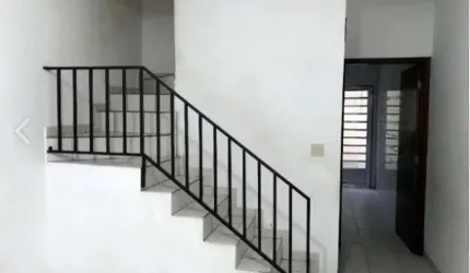 Sobrado com 2 Quartos e 3 banheiros à Venda, 80 m²