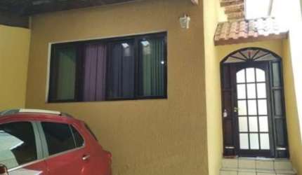 Casa térrea em São Matheus, 150m², 3 dormitórios.